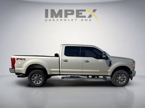 Used 2017 Ford F250 XLT w/ XLT Premium Package AWD/4WD image 6