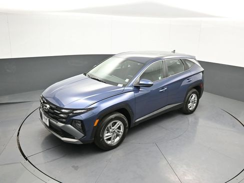 Certified 2025 Hyundai Tucson SE image 33