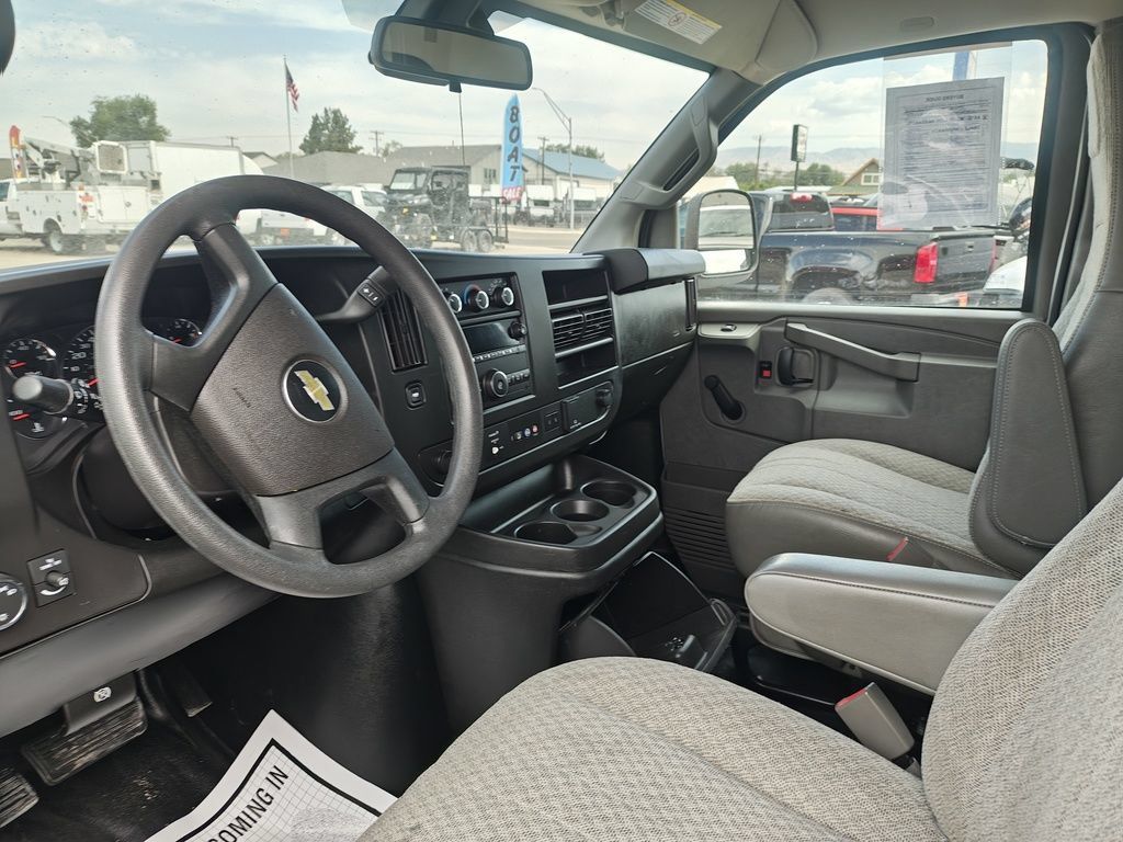 Used 2019 Chevrolet Express 2500 RWD image 9