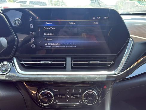 Used 2024 Chevrolet Trax ACTIV w/ Sunroof Package FWD image 23