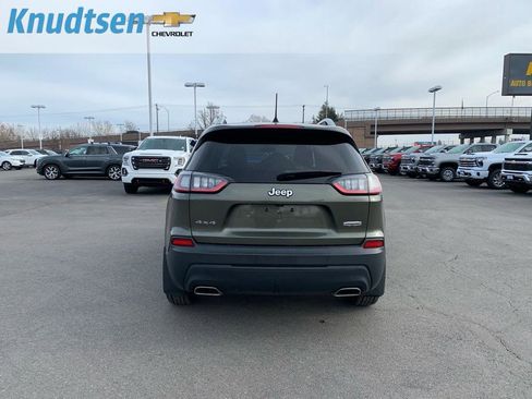 Used 2019 Jeep Cherokee Latitude w/ Cold Weather Group image 16