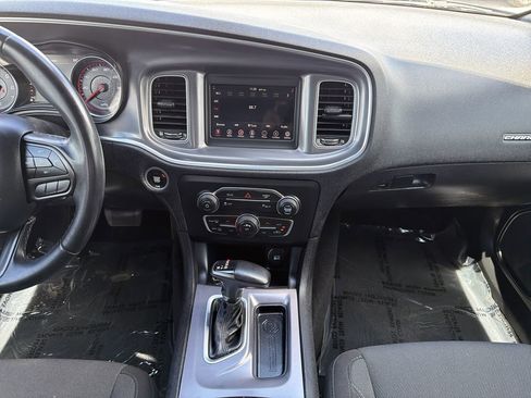 Used 2020 Dodge Charger SXT RWD image 14