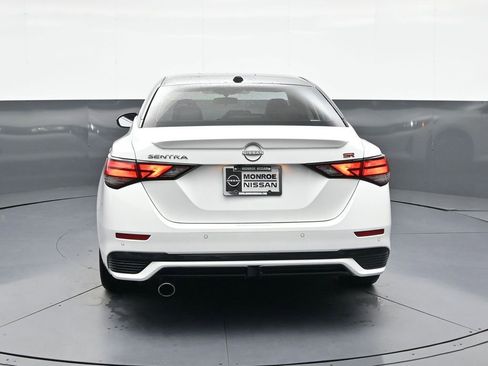 Used 2025 Nissan Sentra SR w/ SR Premium Package FWD image 6