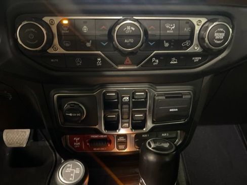 Used 2022 Jeep Wrangler Unlimited Rubicon w/ Steel Bumper Group image 22