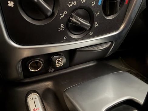 Used 2002 Jeep Liberty Limited AWD/4WD image 17