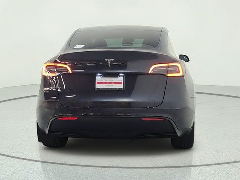 Used 2025 Tesla Model Y Long Range RWD image 6