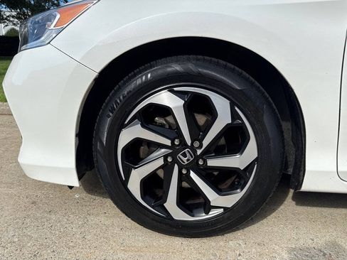 Used 2017 Honda Accord EX-L image 9
