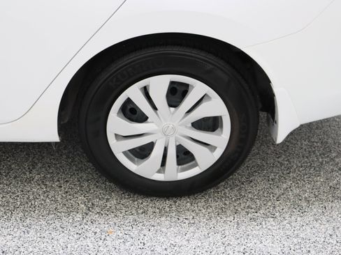 Used 2025 Nissan Versa S w/ Trunk Package image 10