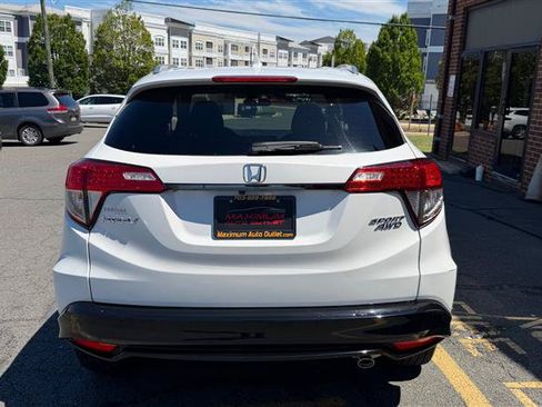 Used 2021 Honda HR-V Sport image 9