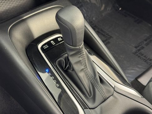 Used 2025 Toyota Corolla LE image 28