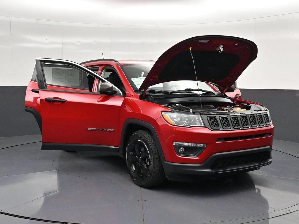 Used 2021 Jeep Compass Latitude FWD image 27