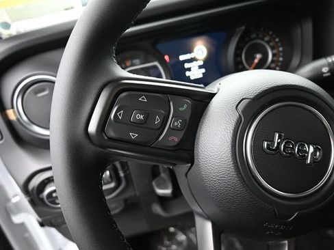 New 2026 Jeep Gladiator Sport AWD/4WD image 17