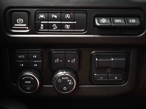 Used 2023 Chevrolet Tahoe High Country AWD/4WD image 30