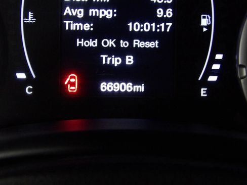 Used 2018 Jeep Renegade Latitude w/ Popular Equipment Group FWD image 16