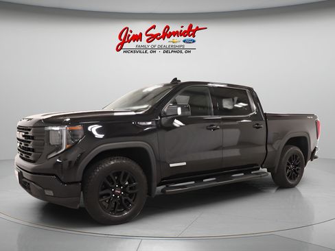 Used 2023 GMC Sierra 1500 Elevation w/ Elevation Premium Package AWD/4WD image 2