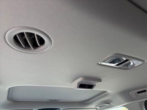 New 2026 Kia Carnival SX w/ SX Dark Edition Package FWD image 16
