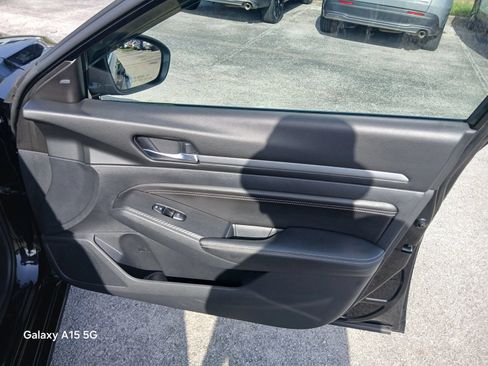 Used 2019 Nissan Altima 2.5 SV AWD/4WD image 17
