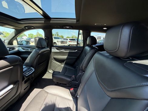 Used 2024 Cadillac XT6 Sport w/ Technology Package AWD/4WD image 5