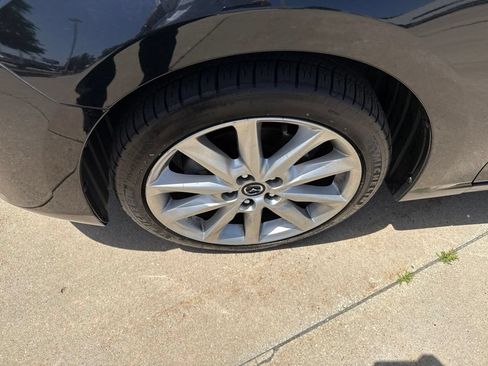 Used 2017 MAZDA MAZDA3 Touring FWD image 12