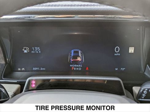 Used 2024 Lincoln Navigator Reserve image 16