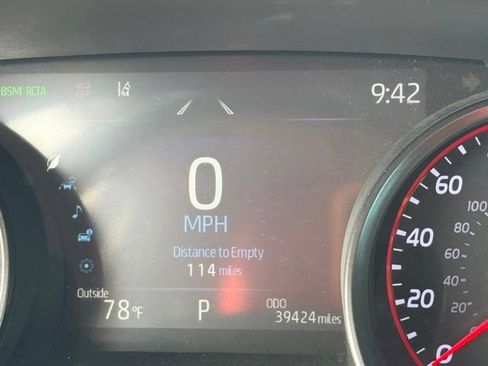 Used 2022 Toyota Camry XSE FWD image 33