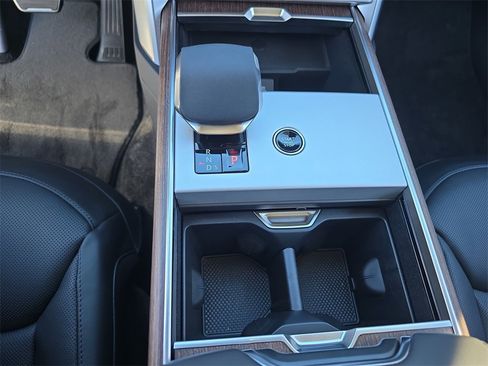 New 2025 Land Rover Range Rover Long Wheelbase SE image 26