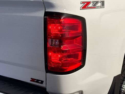 Used 2017 Chevrolet Silverado 1500 LT w/ Redline Edition AWD/4WD image 34