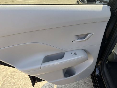 Used 2024 Hyundai Kona SEL FWD image 8