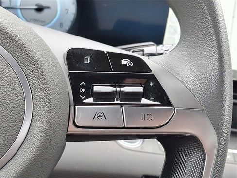 Certified 2024 Hyundai Elantra SEL image 18