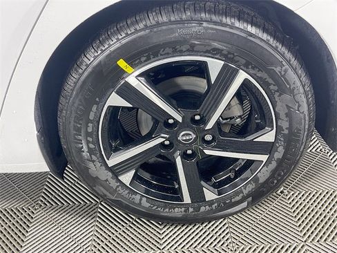 New 2025 Nissan Sentra SV image 19