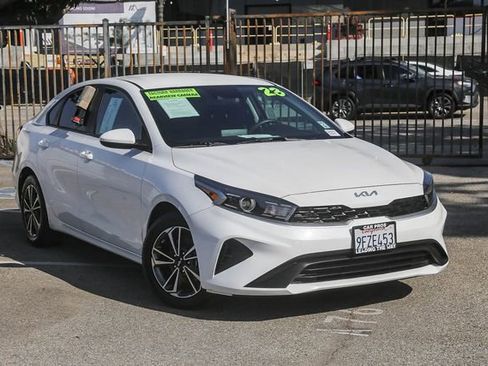 Used 2023 Kia Forte LXS FWD image 2