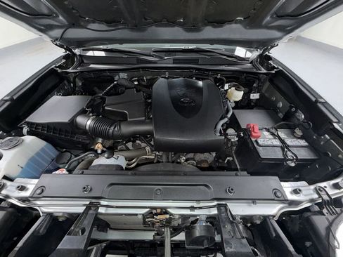 Certified 2022 Toyota Tacoma SR5 AWD/4WD image 20