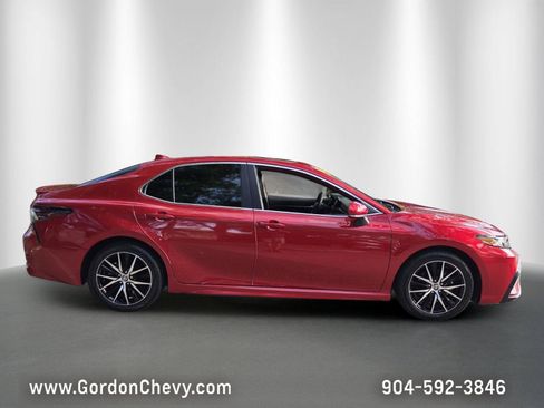 Used 2024 Toyota Camry SE w/ Convenience Package FWD image 7