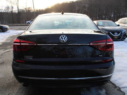 Used 2017 Volkswagen Passat 1.8T R-Line image 9