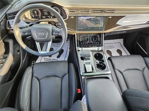 Used 2024 Audi Q8 Prestige w/ Prestige Package image 7
