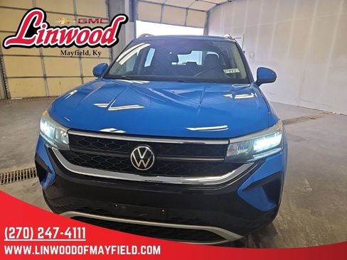 Used 2022 Volkswagen Taos SE AWD/4WD image 3