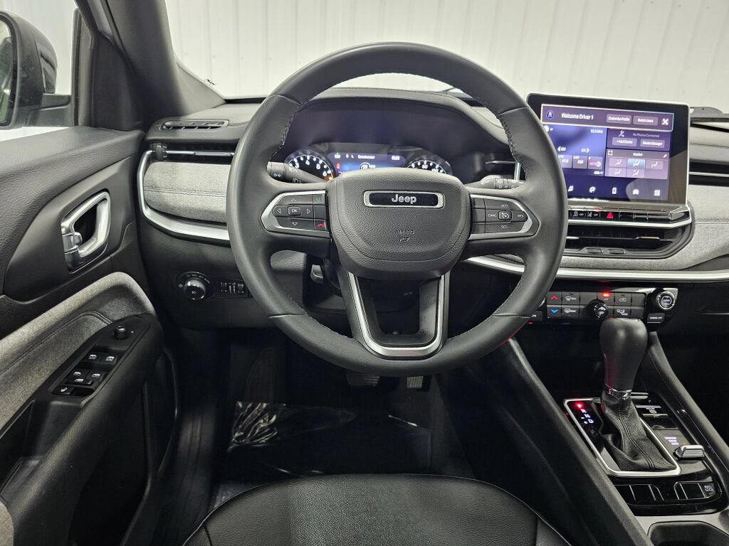 Used 2024 Jeep Compass Latitude AWD/4WD image 14