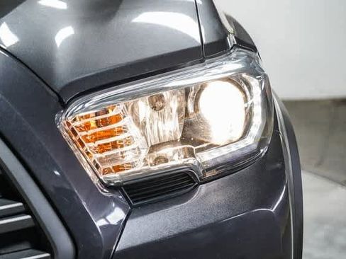 Certified 2023 Toyota Tacoma TRD Off-Road image 7