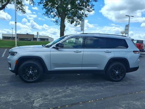 Used 2021 Jeep Grand Cherokee L Limited AWD/4WD image 4