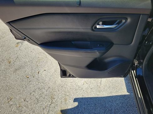 Certified 2023 Nissan Rogue SV w/ SV Premium B Package FWD image 17