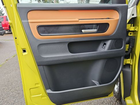 New 2025 Volkswagen ID. Buzz Pro S Plus image 9