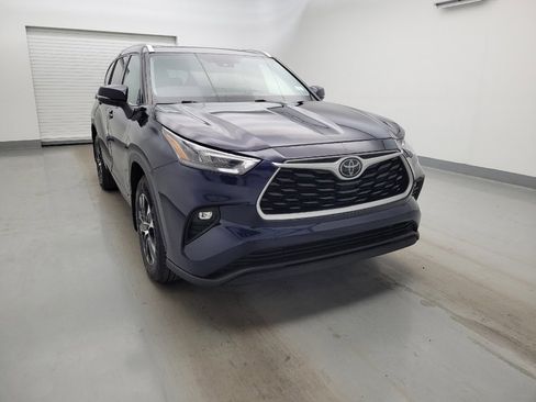 Used 2020 Toyota Highlander XLE w/ Protection Package #3 AWD/4WD image 14