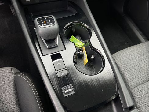 Certified 2023 Nissan Rogue SV image 17