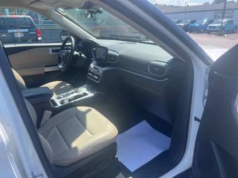 Used 2023 Ford Explorer XLT w/ Equipment Group 202A AWD/4WD image 57