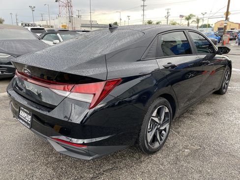 Used 2023 Hyundai Elantra SEL w/ Convenience Package FWD image 10