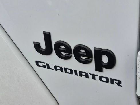 Used 2022 Jeep Gladiator Sport AWD/4WD image 16
