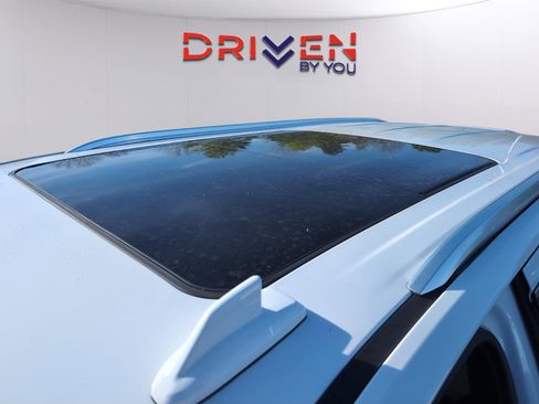 Used 2023 GMC Yukon SLT w/ SLT Premium Package image 15