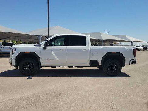 Used 2025 GMC Sierra 2500 AT4 AWD/4WD image 5