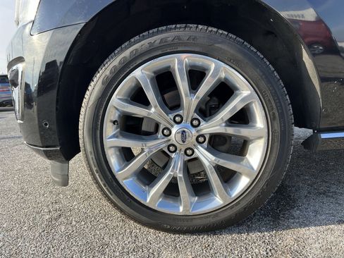 Used 2019 Ford Expedition Max Platinum image 12