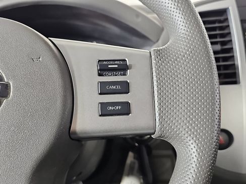 Used 2013 Nissan Frontier SV w/ SV Value Truck Pkg RWD image 15